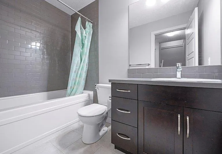 226 Redstone Dr NE — Photo 33