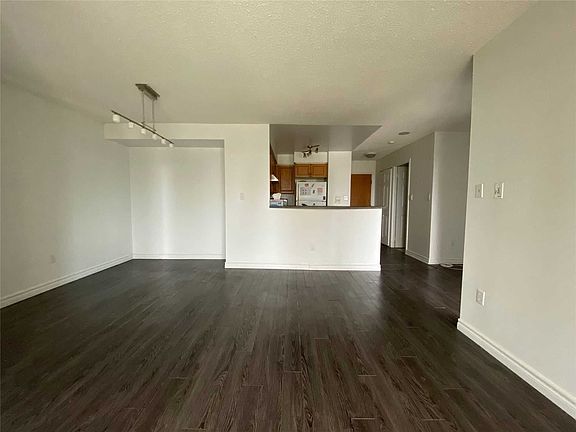 2nd image of 7 Lorraine Dr Unit 1116