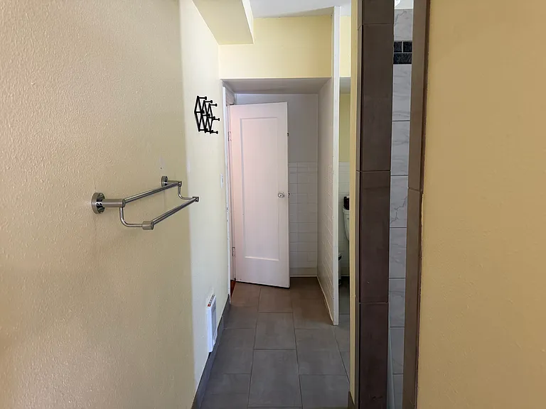 1600 Columbia St — Photo 1
