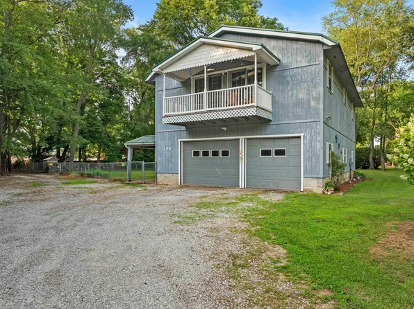 206 East Dr, Walkerton, IN 46574
