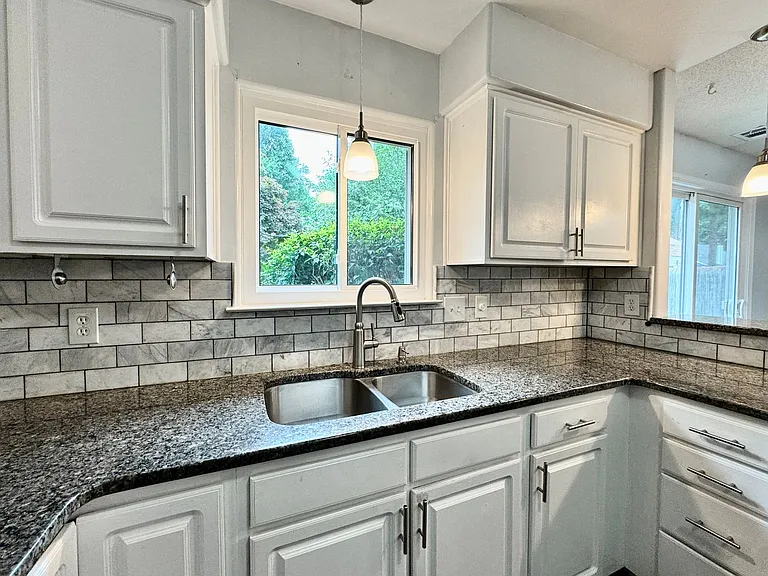 1733 Bernstein Dr — Photo 13