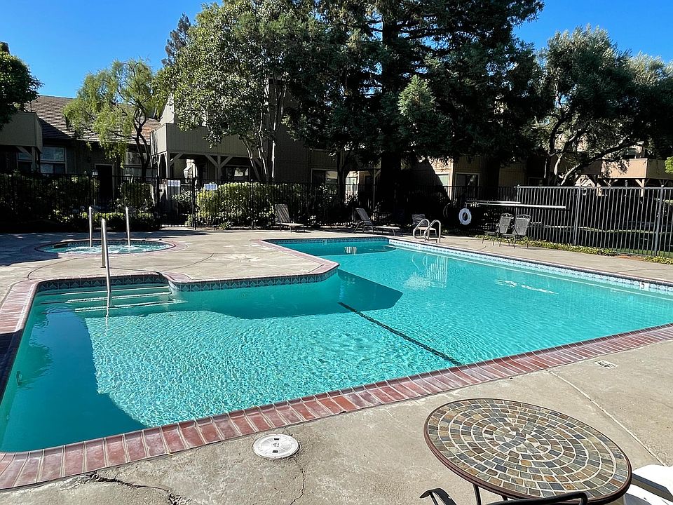 1st image of 185 Del Monte Ln