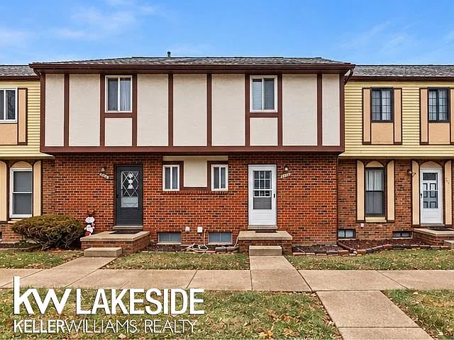 8439 Hickory Dr