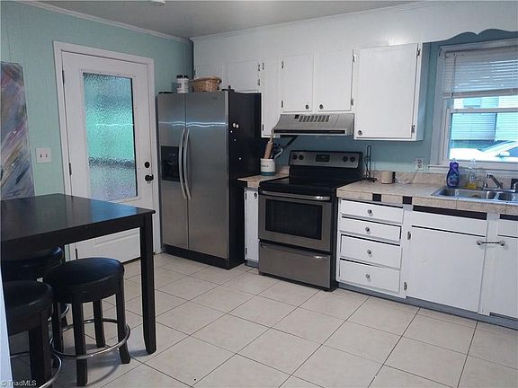 2nd image of 1502 3rd St