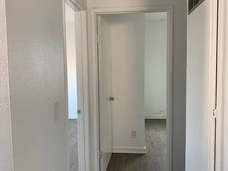 621 N Benton Way #5 — Photo 7