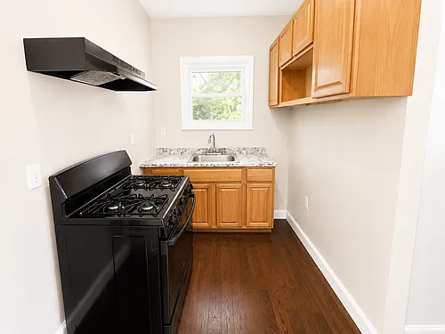 15-19 Isabella Ave #2F Photo 1 15-19 Isabella Ave #2F Photo 1