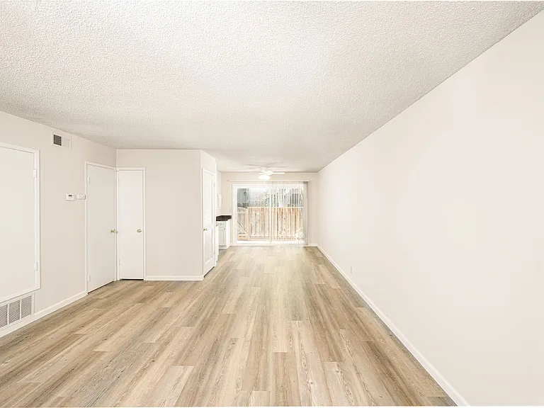 678 Bellflower — Photo 13