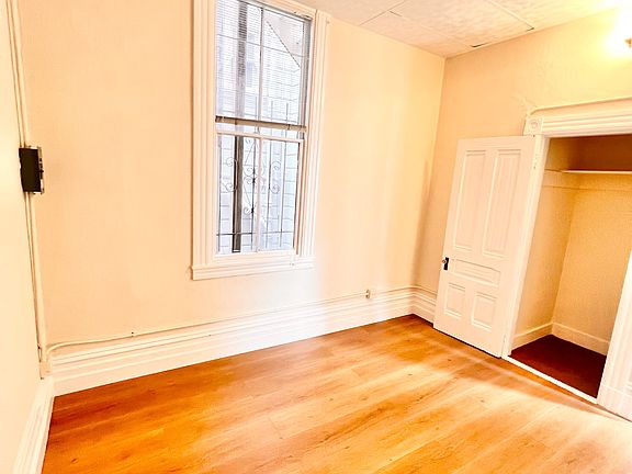 2nd image of 307 Vicksburg St