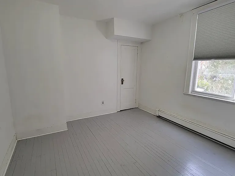 39 Alden St — Photo 3