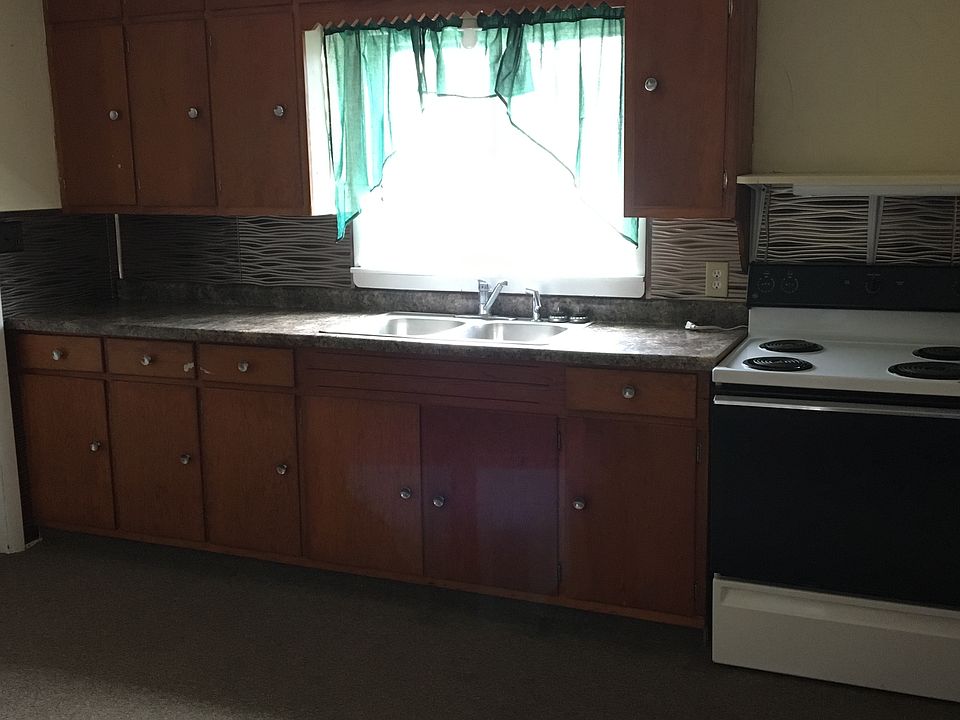 2nd image of 404 Drummond Ave