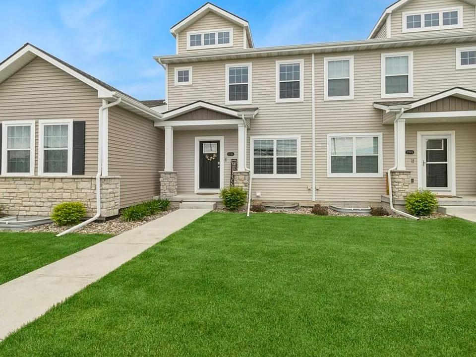 1944 S Warrior Ln