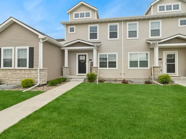 1944 S Warrior Ln, Waukee, IA 50263