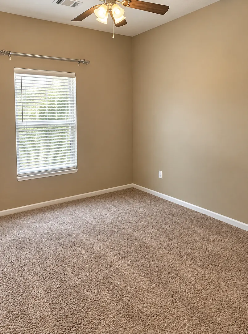 3 bed 2 bath home on Henderson Hwy — Photo 2