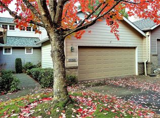 16826 Cobblestone Dr, Lynnwood, WA 98037