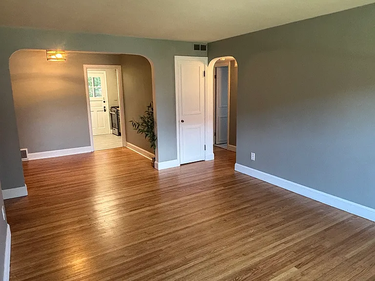 3901 Main St #8A — Photo 3