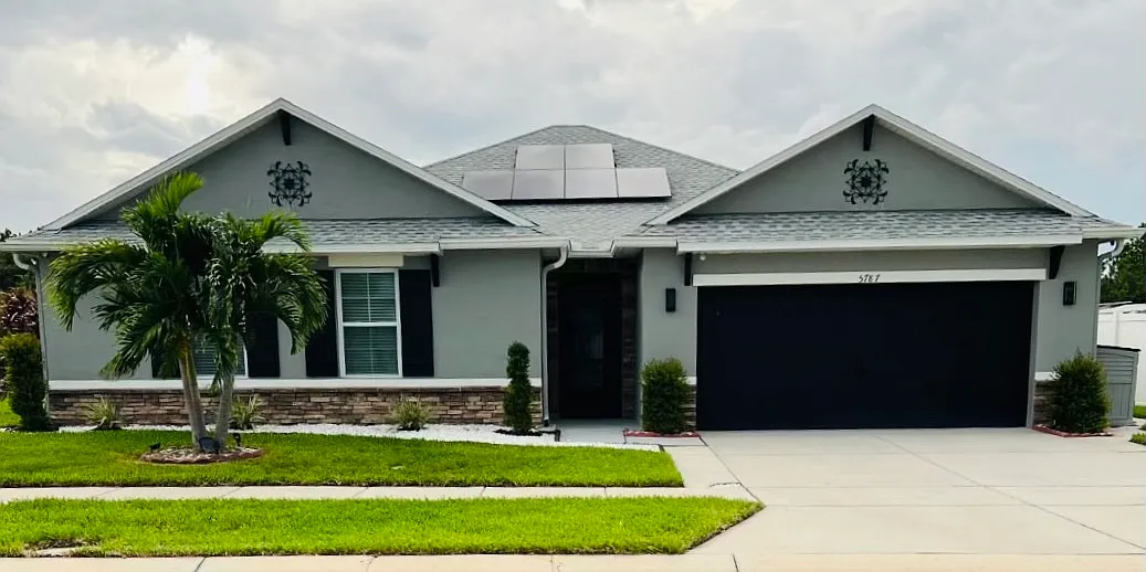 4 bed, 2319 sqft, $2,250 — Photo 1