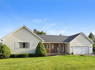 371 Elm St, Windsor Locks, CT 06096