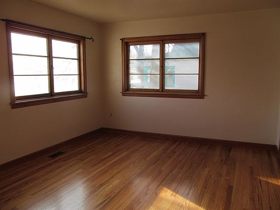 5th image of 210 W Saratoga Ave