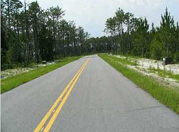 5th image of E Bay Dr