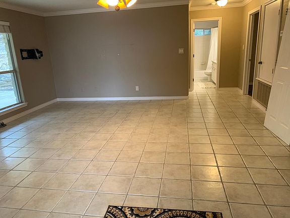 5th image of 8435 Briar Wood Cir