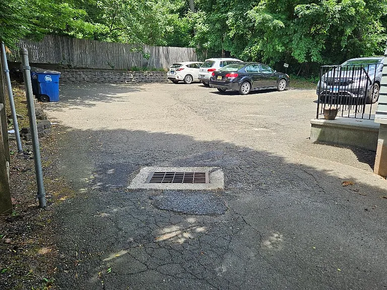 370 Whitney Ave #1 — Photo 17