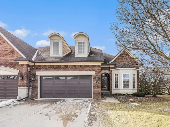 21114 Lilac Ln, Clinton Township, MI 48036