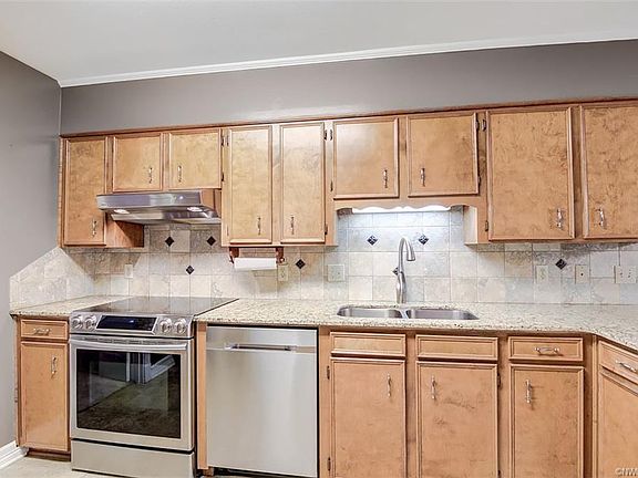 3rd image of 2600 Southcrest Dr