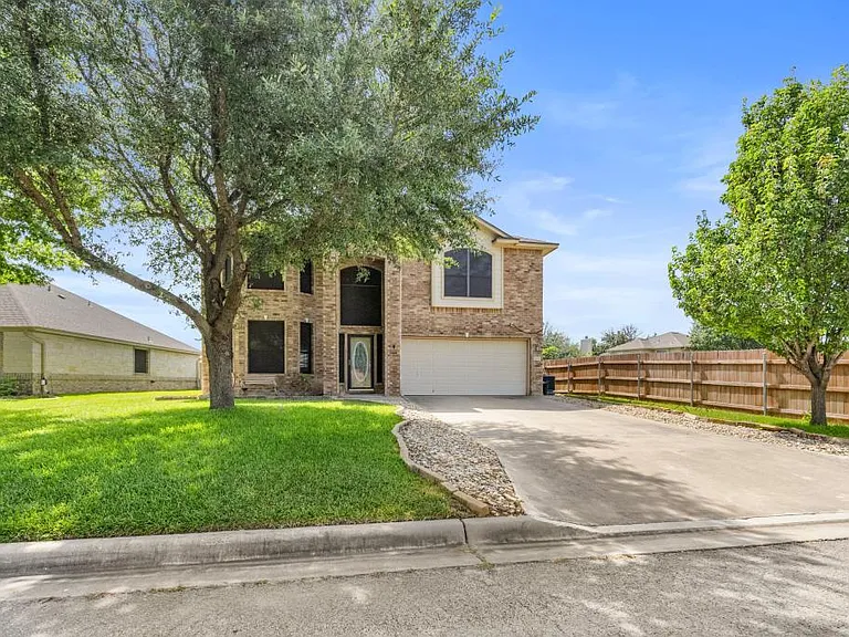 2802 Scottsdale Dr — Photo 1