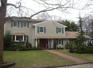 11 Crandon St, Melville, NY 11747