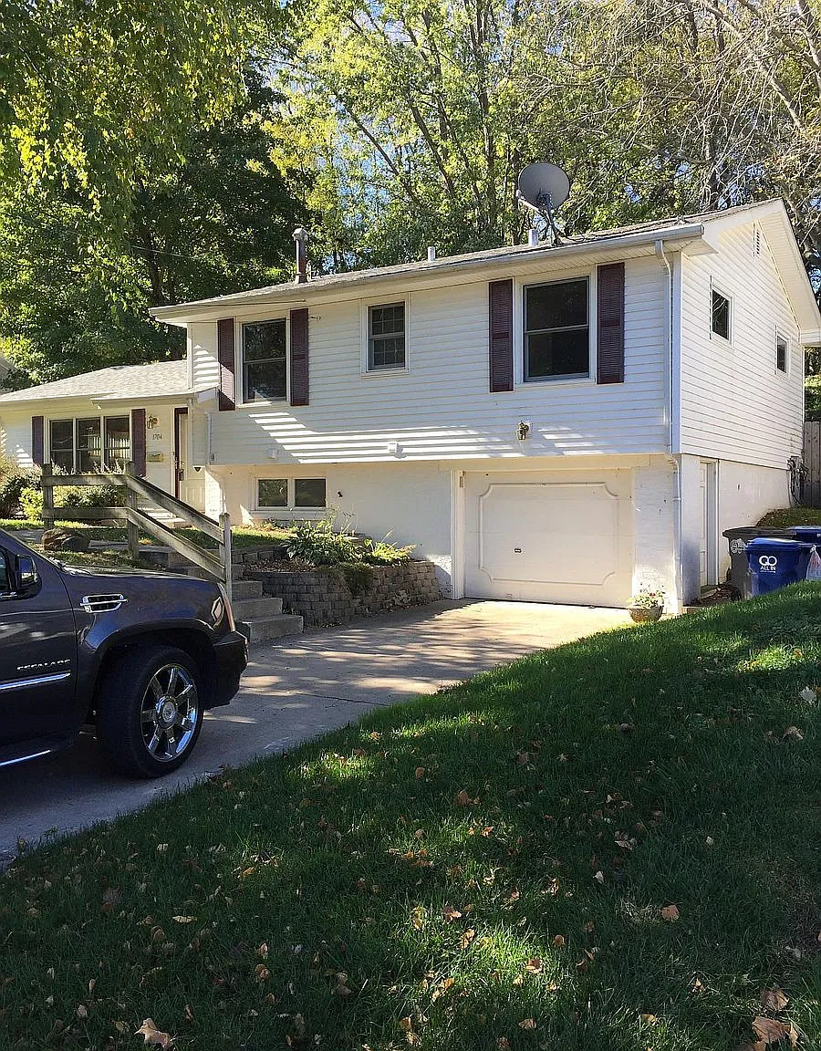 4 bed, 1592 sqft, $2,200 — Photo 2