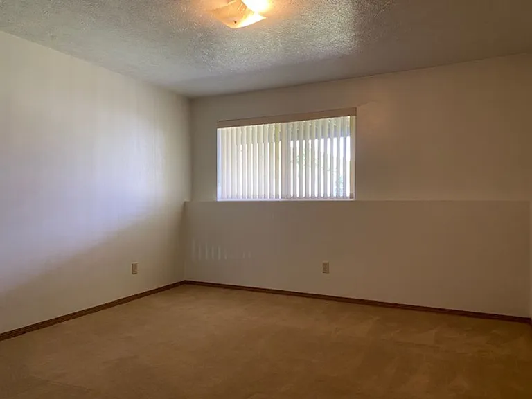 210 & 212 E Campbell St — Photo 14