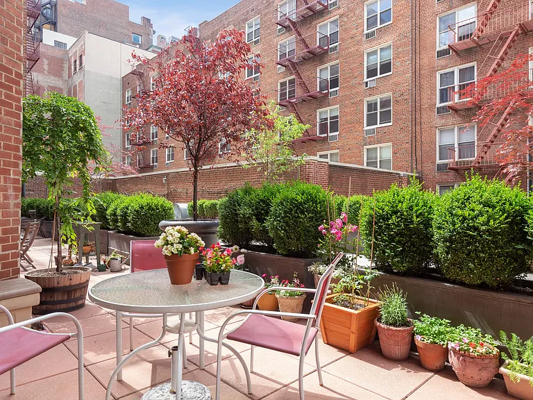 25 W 13th St #1LS — Photo 1