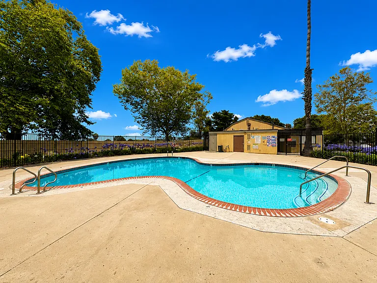 7313 Unicorn Cir — Photo 25