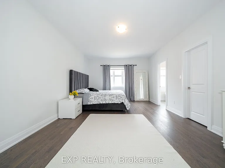 114 Seguin St — Photo 33