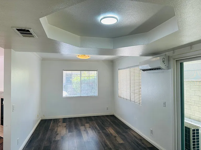 4238 La Rica Ave #B — Photo 3
