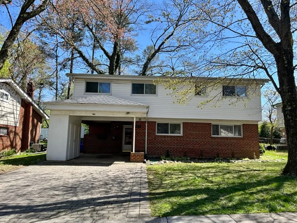 912 Hoyt St