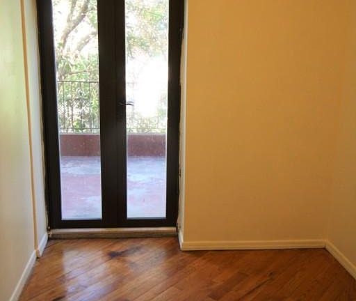 4th image of 409 E 116th St #1C