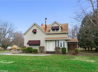 19520 Fowles Rd, Middleburg Heights, OH 44130