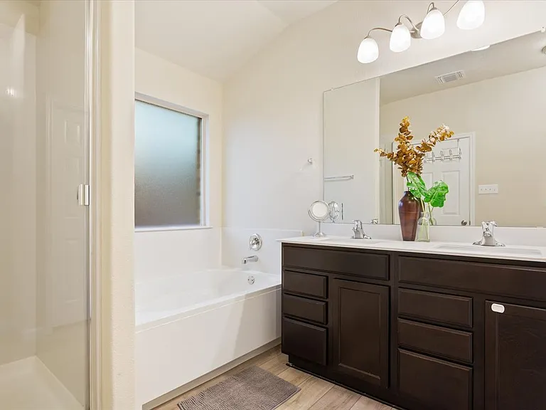 3105 Beutel Rd — Photo 16