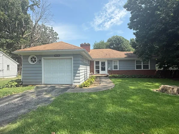 1170 S Salt Pond Ave, Marshall, MO 65340
