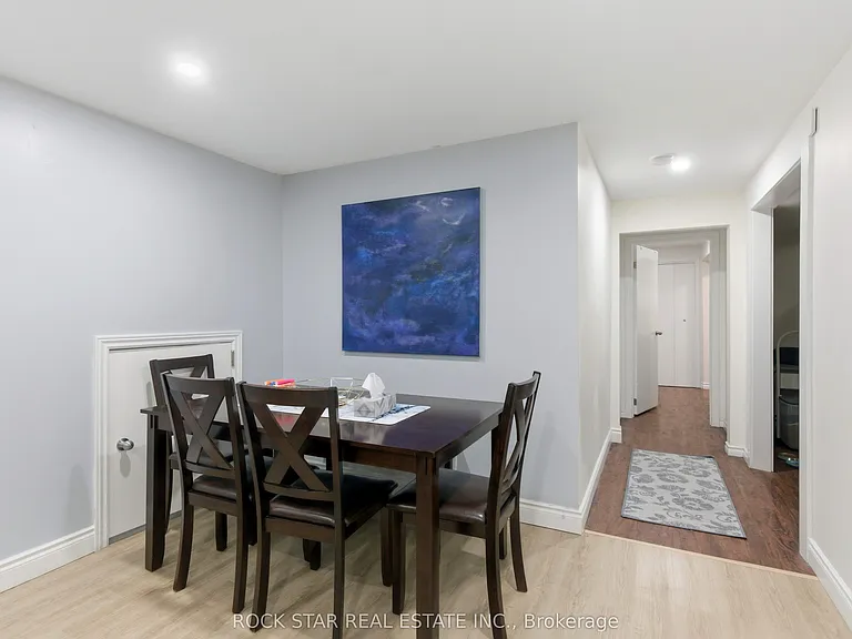 111 Britten Close #BASEMENT — Photo 5