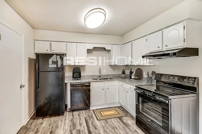 3 bed, 2.0 bath, 1159 sqft, $1,265 — Photo 3