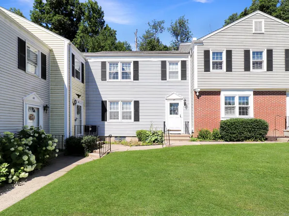 48 Tapping Reeve Village #48, Litchfield, CT 06759