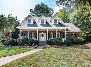 8009 Lake Providence Dr, Matthews, NC 28104