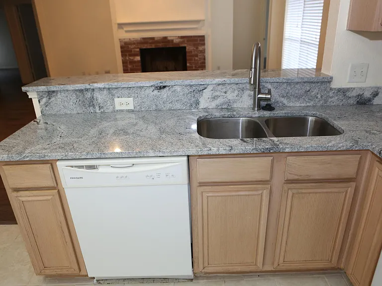 7305 Maplewood Dr — Photo 42