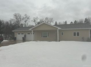 240 S Jackson St, Kingsford, MI 49802