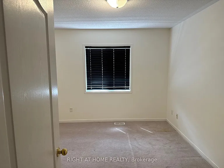 69 Westray Cres — Photo 16