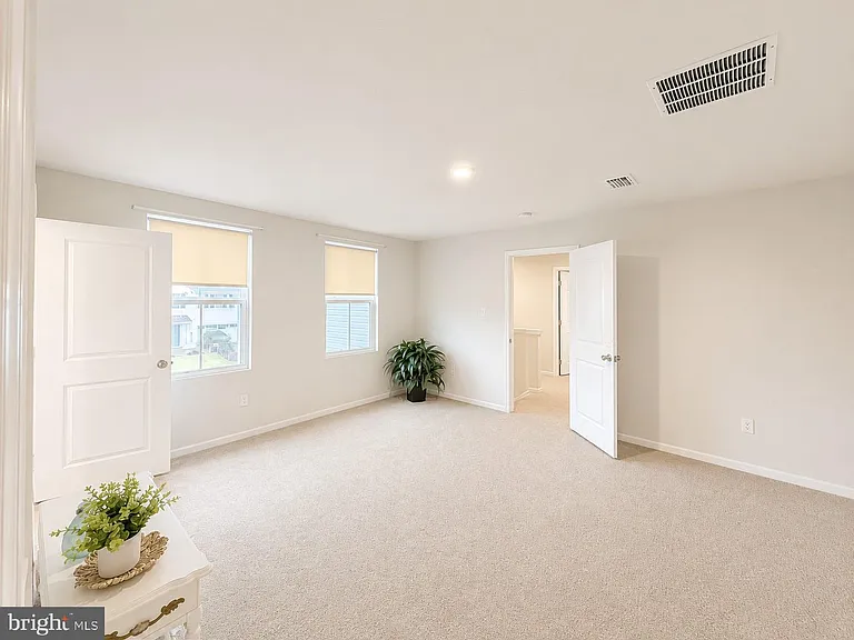 27003 Greenleaf Dr — Photo 8
