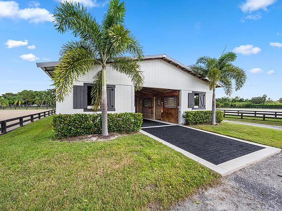 4th image of 16381 Hollow Tree Ln