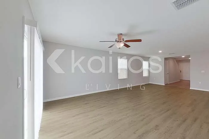 8669 SW 43rd Ter — Photo 3
